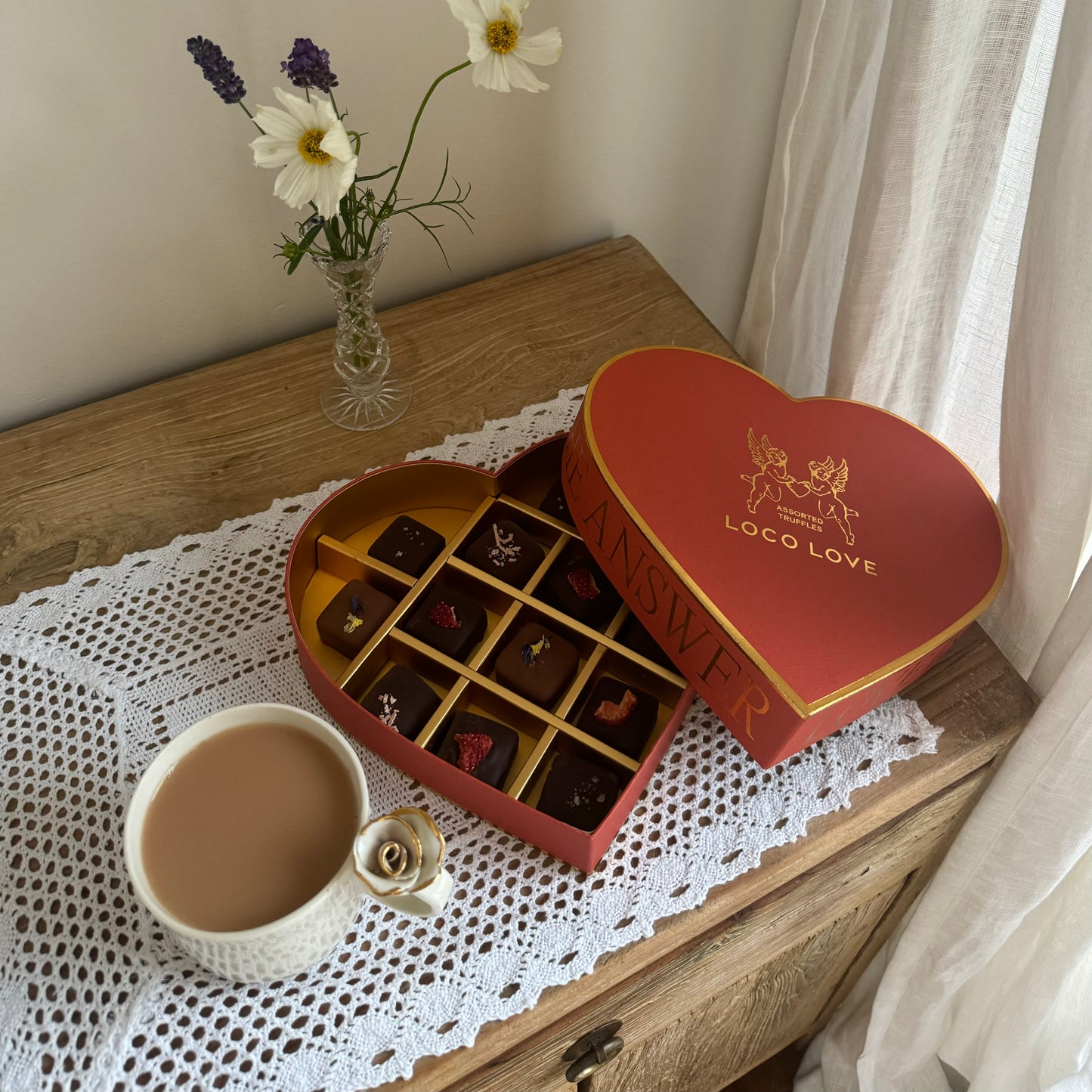 Bébé Rose Mug ~ 24 Carat Gold detailing