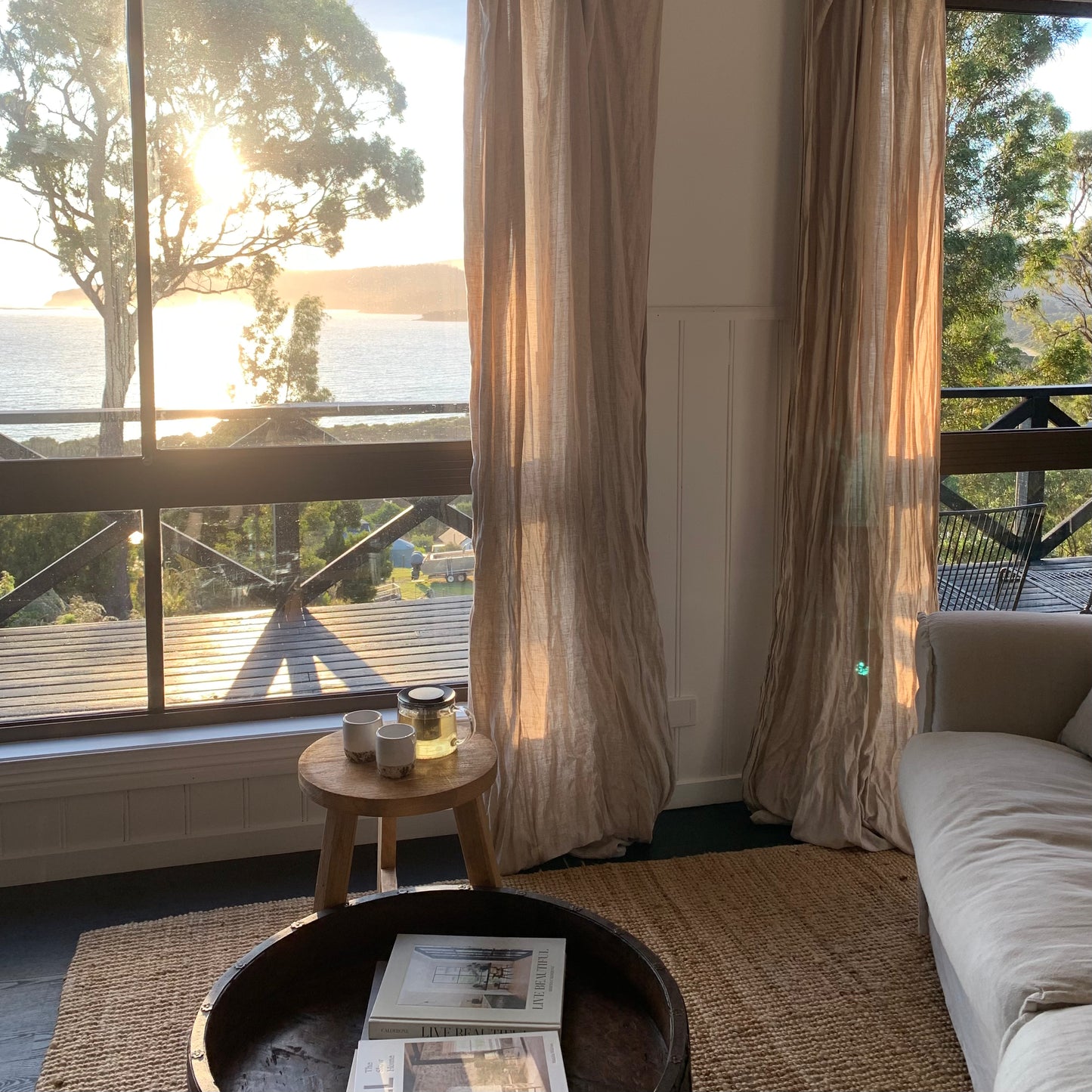 Créme Tea Cup and Saucer Set